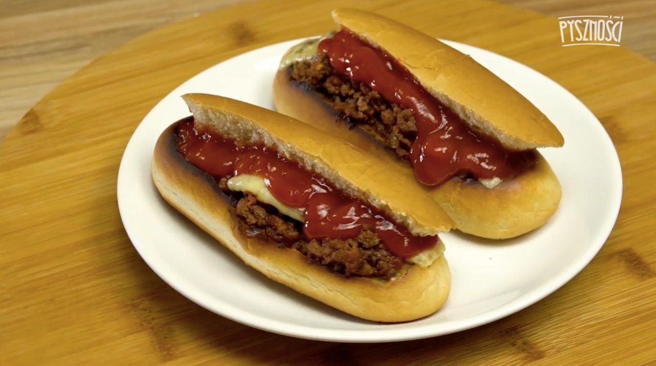 Faszerowane hot dogi