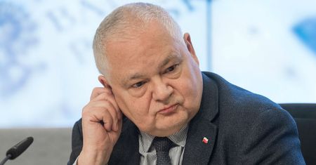 Zarobki w NBP. Nowa i tajemnicza postać z gabinetu prezesa Adama Glapińskiego