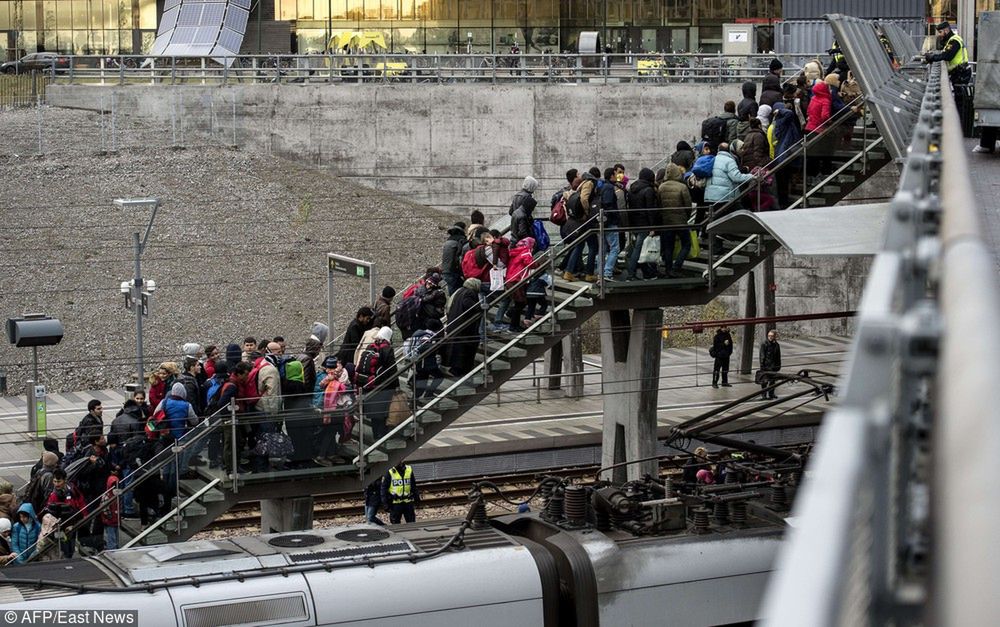 Uchodźcy na stacji w Szwecji