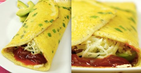 Niskowęglowodanowy naleśnik z sosem marinara, szczypiorkiem, czarną fasolą, boczkiem, awokado i serem