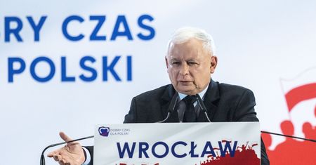 Jarosław Kaczyński też jest pracodawcą. Podwyżka pensji minimalnej zje cały budżet jego biura poselskiego