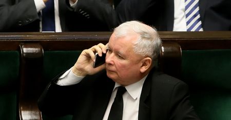 "Zadzwoń do posła PiS". Nowy pomysł członków "Akcja Demokracja"