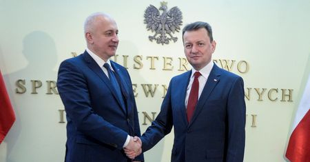 Brudziński uniknął konfliktu interesów. Ale nie to skłoniło go do rezygnacji