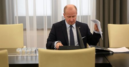 Strażnicy miejscy zatankowali samochód posła PiS. Ten nie widzi nic złego, oni będą się tłumaczyć.