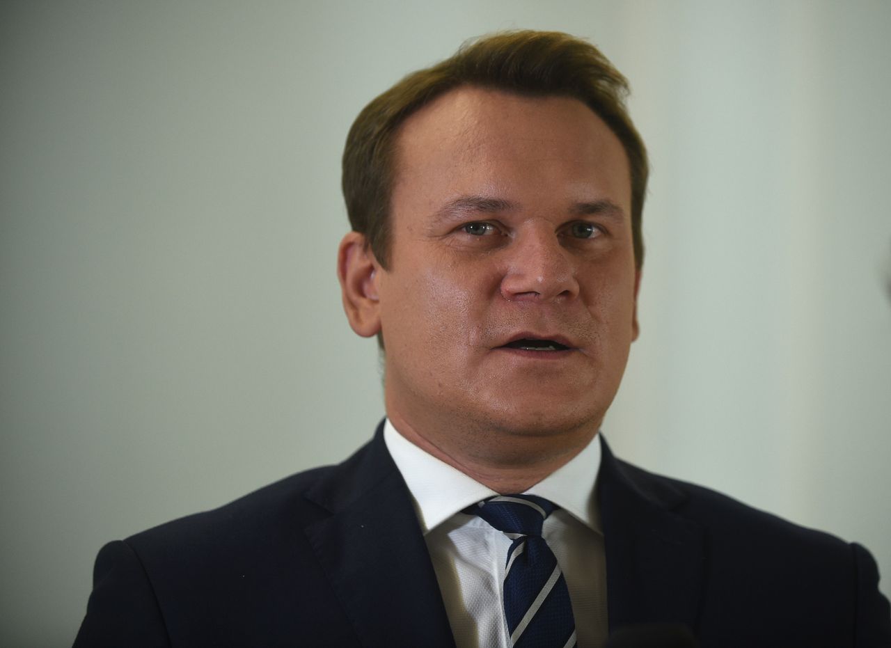Matka Marcina Mellera nie żyje. Dominik Tarczyński napisał, że "może ją olać". Chamstwu nie ma końca