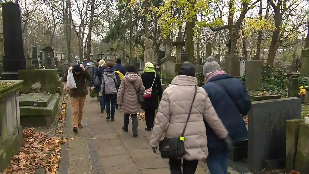 Na Powązkach zebrano 155 tysięcy złotych na renowację nagrobków