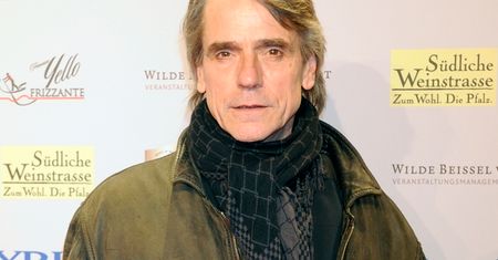 Jeremy Irons: Oscary wolę oglądać w domu