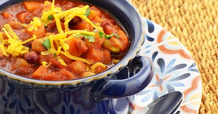 Wegańskie chili z batatami