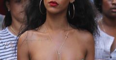 Rihanna w bikini na wakacjach