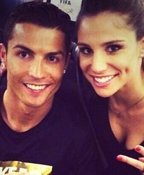 Tak prezentuje się nowa dziewczyna Ronaldo! DUŻO ZDJĘĆ