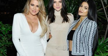 Kardashianki w pełnej krasie. Celebrytki odsłoniły wdzięki