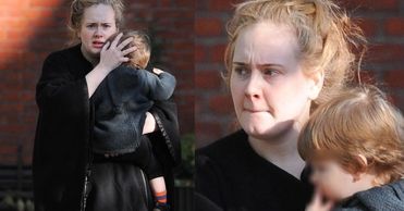 Adele na spacerze z synkiem!