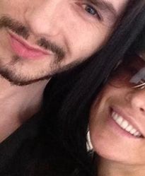 Mandaryna ma turkusowe włosy!