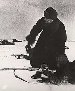 Karol Świerczewski: człowiek, który się kulom nie kłaniał