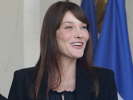 Carla Bruni o plotkach o swojej ciąży