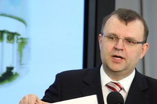 Ujazdowski proponuje zakaz płatnych reklam partii