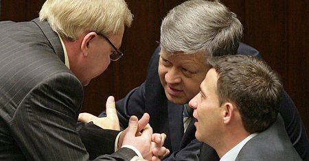 Miller o Olejniczaku i Szmajdzińskim: to tchórze