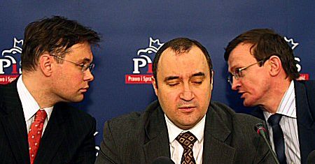 PiS liczy na szybkie odebranie wysokich emerytur funkcjonariuszom służb PRL
