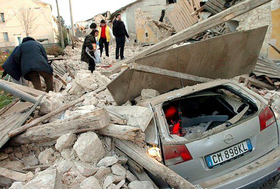 Nowy bilans trzęsienia ziemi w Abruzji: 290 zabitych