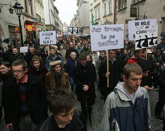 "Nie zabijam, nie kradnę, nie wierzę" - ateiści w Krakowie