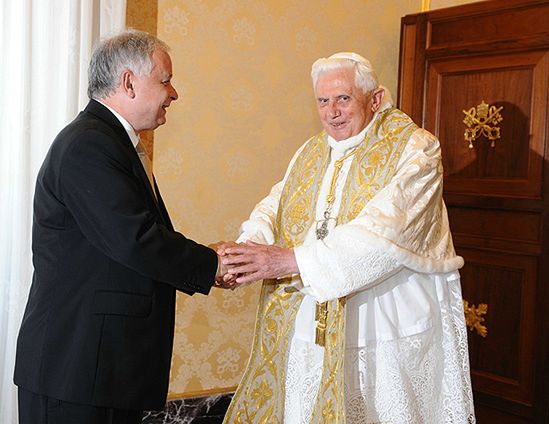 "Benedykt XVI obiecał prezydentowi Kaczyńskiemu szybką beatyfikację Jana Pawła II"