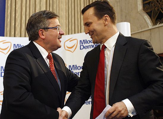 Komorowski i Sikorski pokłócili się o in vitro