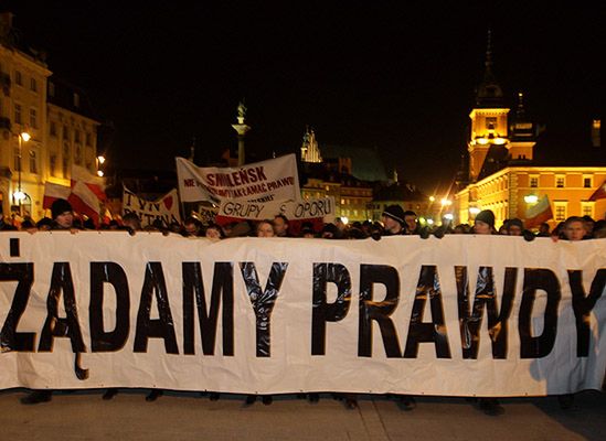 Polacy: dość awantur, zrobić wspólne obchody 10 kwietnia