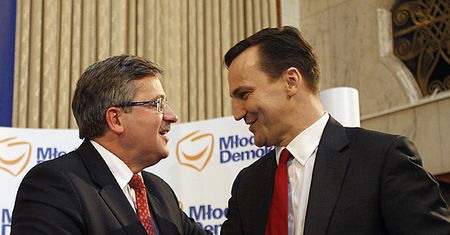 Sikorski chce starcia z Komorowskim przed kamerami