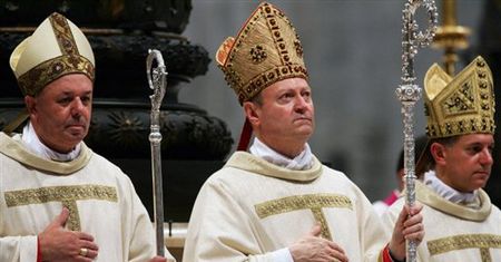 Abp Ravasi: teorię ewolucji da się pogodzić z wiarą