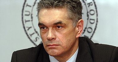 "Kurtyka przyznał sobie bezprawnie 60 tys. zł nagród"