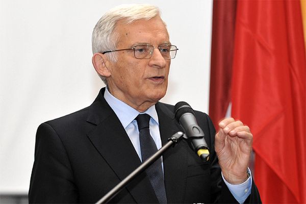 1 maja premiera nowego tulipana o nazwie "Jerzy Buzek"
