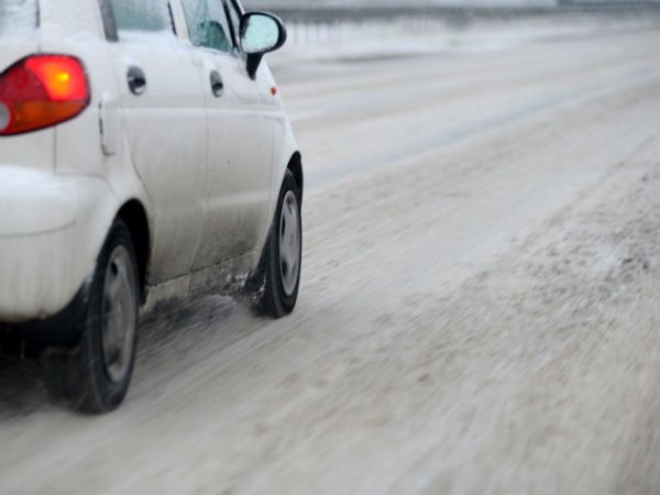 Po śnieżycy zamknięte przejście graniczne w Jakuszycach (Dolnośląskie)