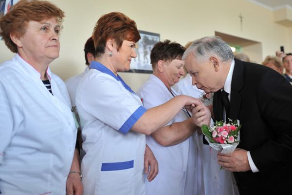 Kaczyński: dziś w służbie zdrowia wszystko przelicza się na pieniądze