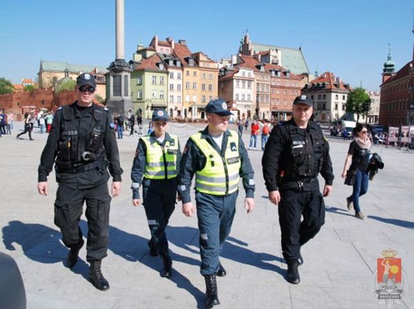 Policjanci z Wilna na ulicach Warszawy