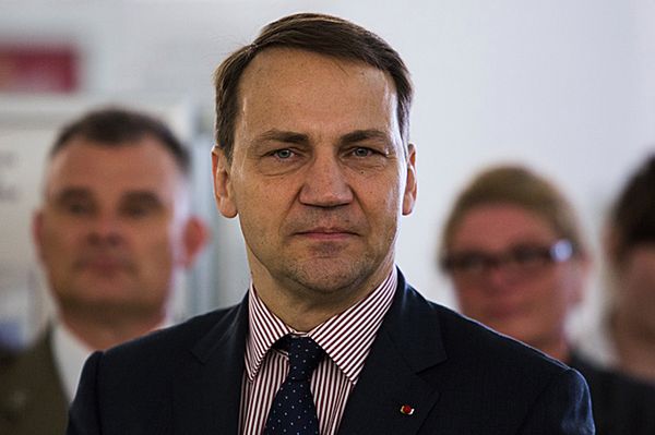 Radosław Sikorski jest pozamiatany