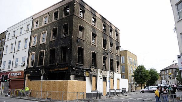 Efekt zamieszek w dzielnicy Croydon