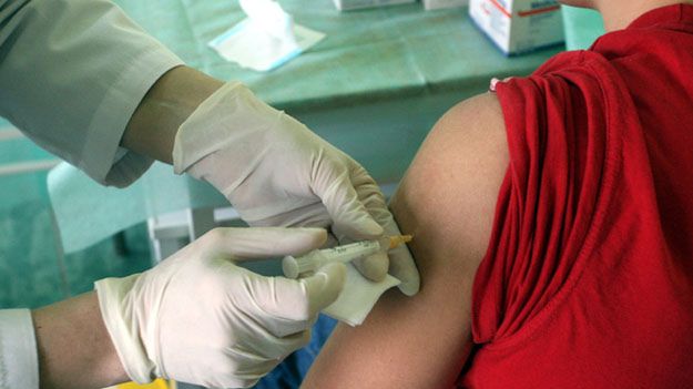 Szczepienie nastolatków przeciwko zakażeniom meningokokowym