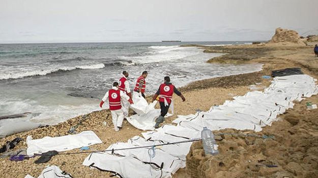 Ciała migrantów na wybrzeżu Libii