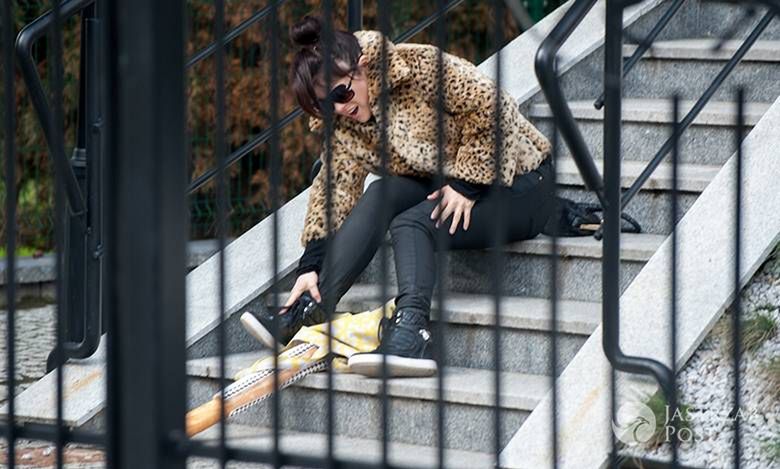 Katarzyna Cichopek zaliczyła bolesny upadek na schodach [WIDEO]