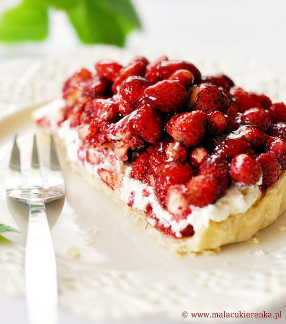 Tartaletki z poziomkami na cieście francuskim
