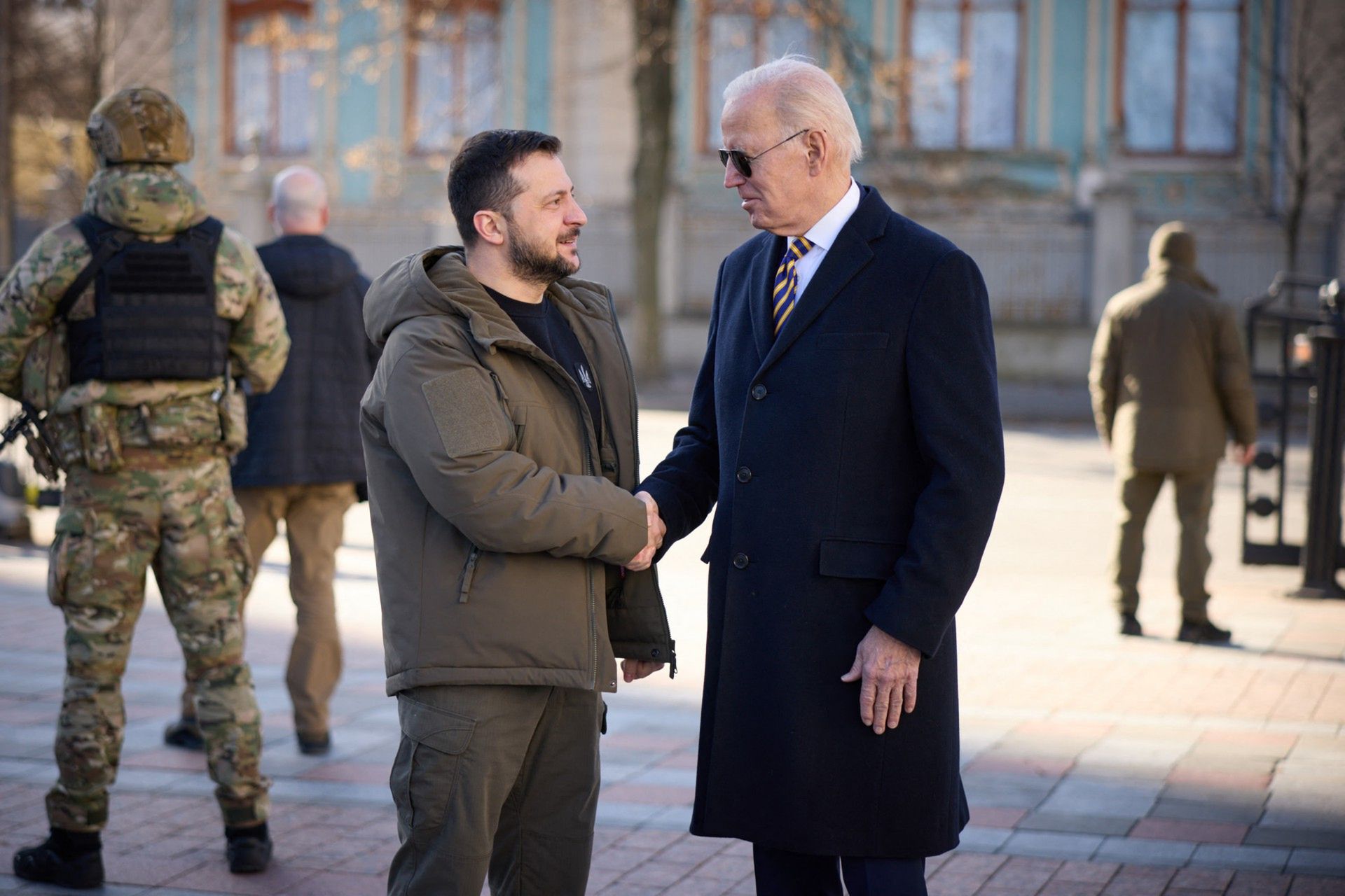Joe Biden w ulubionych okularach