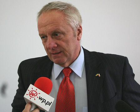 Niesiołowski: prezydent przeszkadza PO w spełnianiu obietnic