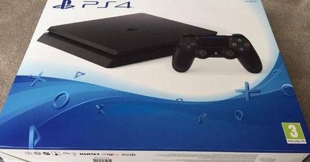 Pierwszy model PS4 Slim już w rękach gracza. A Sony zapowie go dopiero we wrześniu