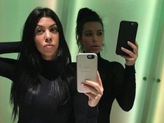 Chirurg plastyczny o twarzy Kim Kardashian