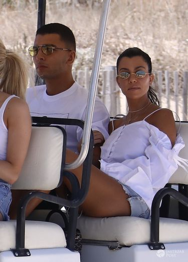 Kourtney Kardashian i Younes Bendjima w Saint Tropez