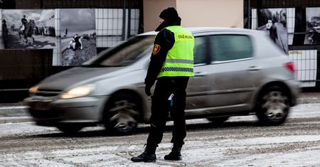 Uprawnienia straży miejskiej: za co i kiedy można ukarać kierowcę?