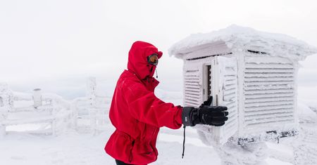 Śnieg i arktyczne mrozy. IMGW ostrzega, 4 osoby zmarły