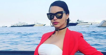 Adriana Lima stawia na garnitur. I wygląda bardzo seksownie!