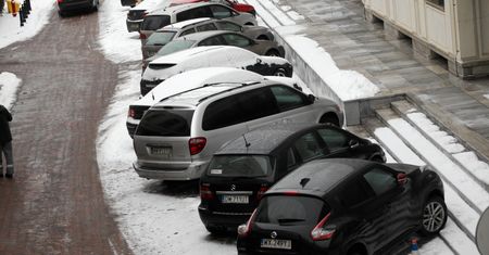 Nowy sposób na wystawianie mandatów. Policja wykorzystuje nagrania z miejskich kamer