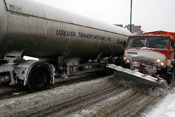 Śnieg utrudnia jazdę w Polsce